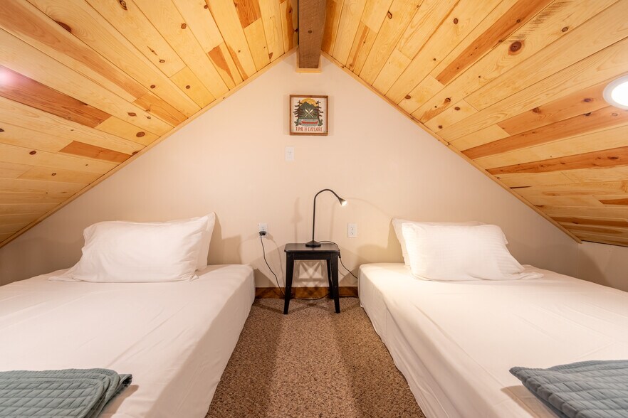 More Photos Of 1752 W Plains Dr, Apple Valley Hotel For Sale