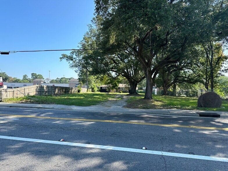 More Photos Of 7391 Highland Rd, Baton Rouge Land For Sale