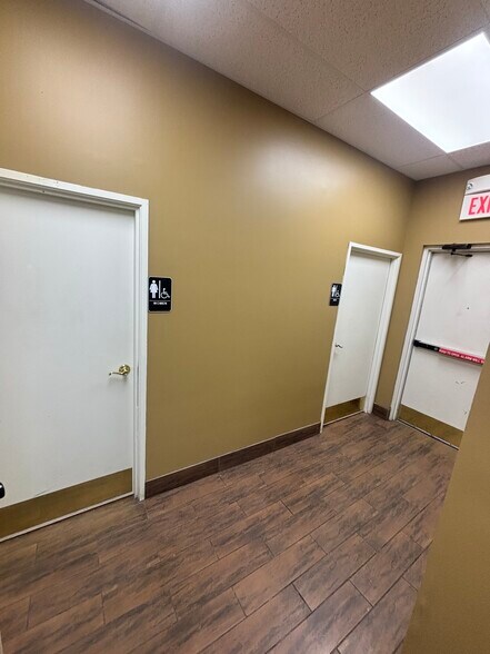 More Photos Of 130 Gateway Dr NE, East Grand Forks General Retail For Lease