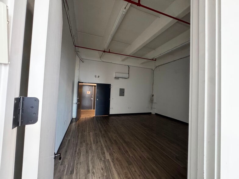More Photos Of 169 54th St, Brooklyn Warehouse For Lease