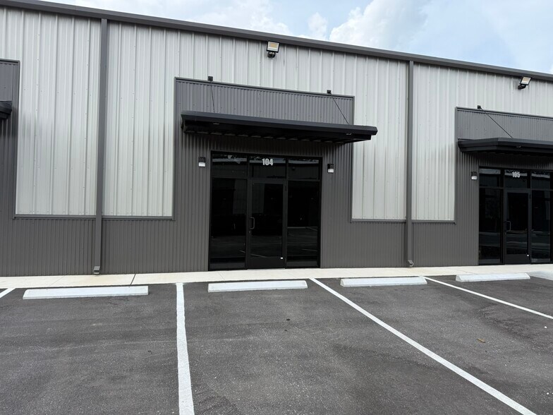 More Photos Of 45 Wilbur Dr, Saint Augustine Showroom For Lease