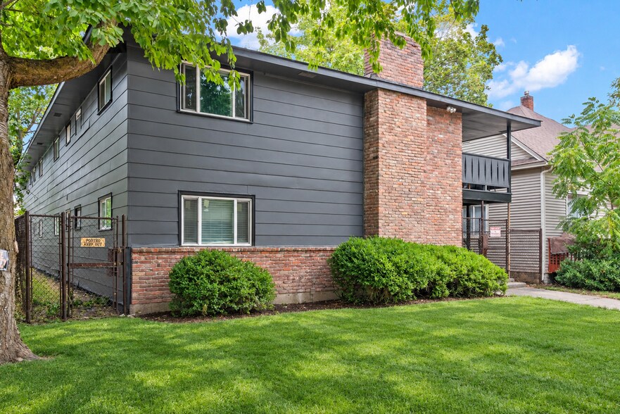 Primary Photo Of 943 E Augusta Ave, Spokane Apartments For Sale