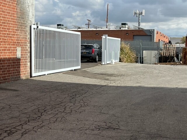 More Photos Of 9330 Corbin Ave, Northridge Warehouse For Lease
