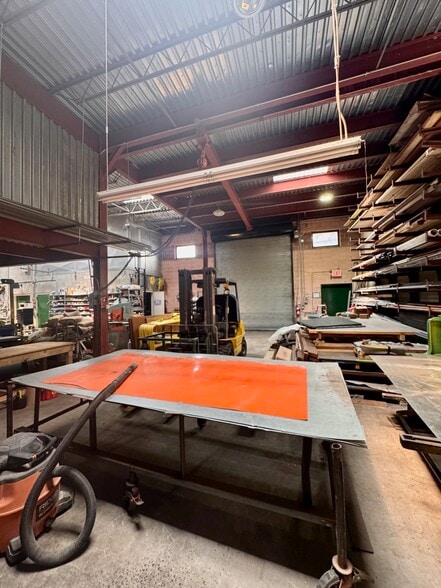 More Photos Of 48 Grattan St, Brooklyn Warehouse For Lease