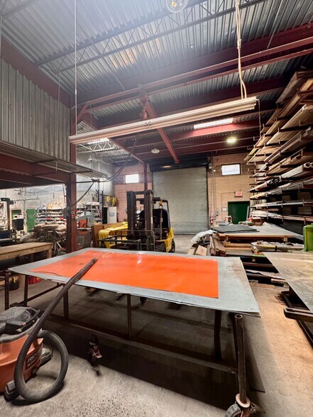 More Photos Of 48 Grattan St, Brooklyn Warehouse For Lease
