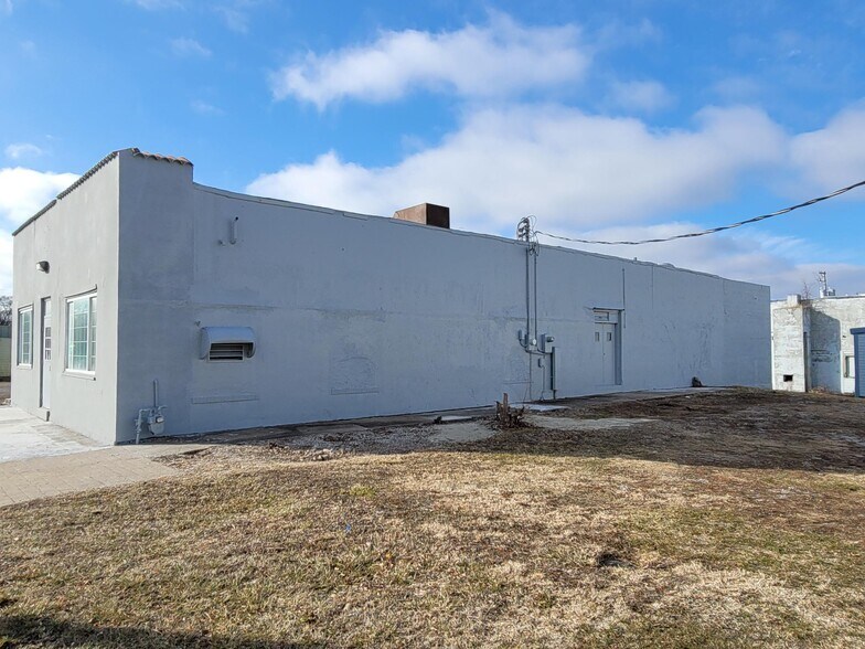 More Photos Of 130 S Main St, Liberty Flex For Sale