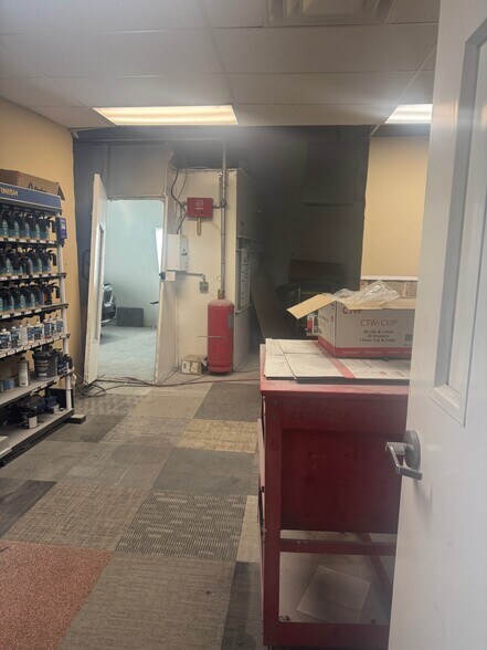 More Photos Of 8 Van Tassell Ct, Norwalk Flex For Lease