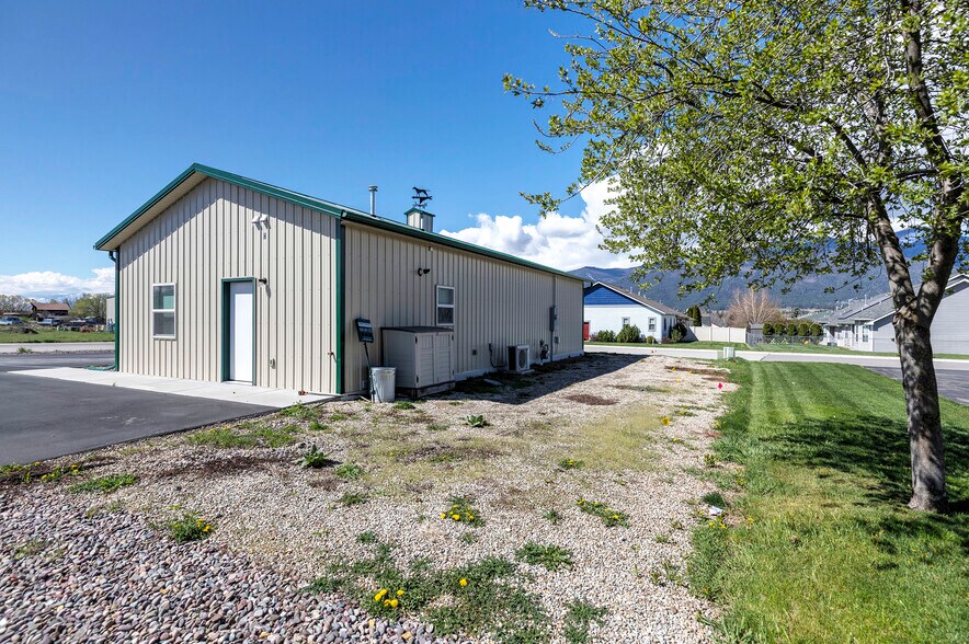 More Photos Of 115 Valley View St, Stevensville Restaurant For Sale