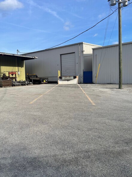More Photos Of 327 Old Ice House Rd, Lake Wales Warehouse For Lease