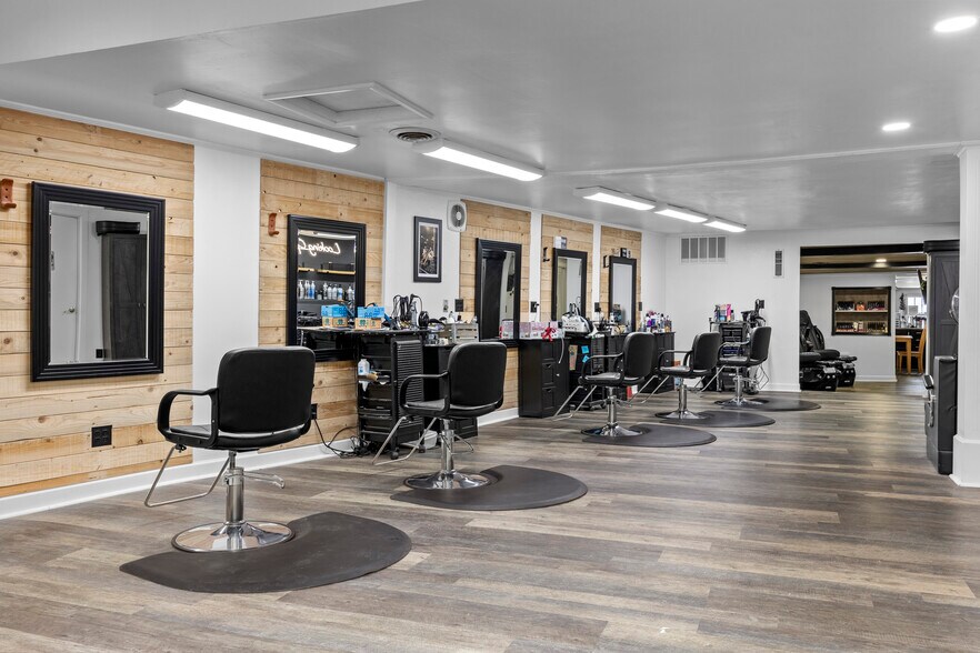 More Photos Of 1612 Milan Rd, Sandusky Freestanding For Sale