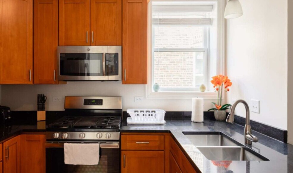 More Photos Of 2149 W Division St, Chicago Apartments For Sale