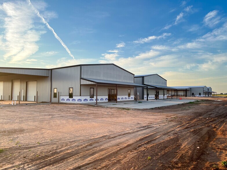 More Photos Of 12902 CR 3100, Slaton Industrial For Lease