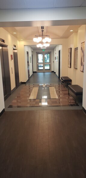 More Photos Of 1909 Mallory Ln, Franklin Medical For Lease