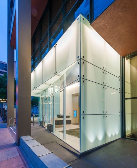 More Photos Of 823 Congress Ave, Austin Office For Lease