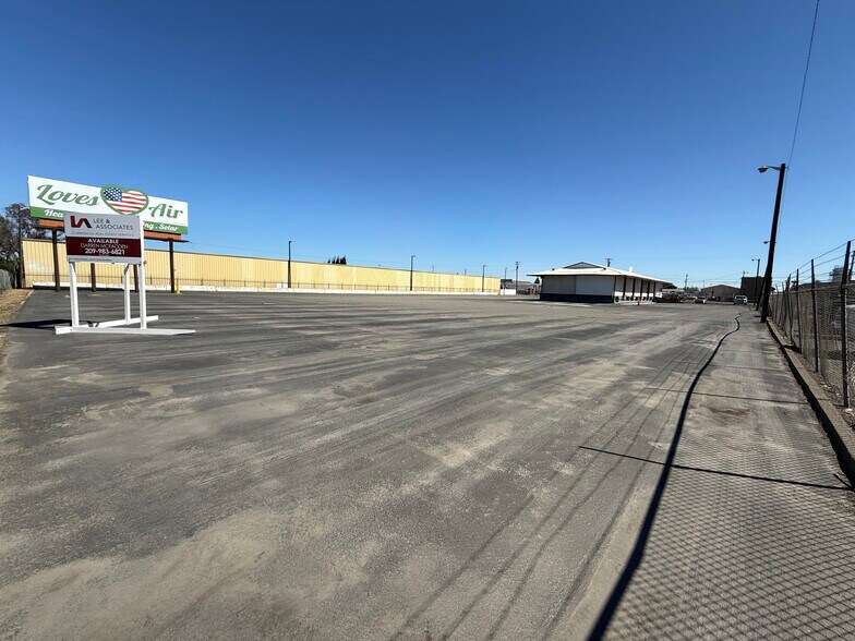 More Photos Of 1455 Lone Palm Ave, Modesto Warehouse For Lease