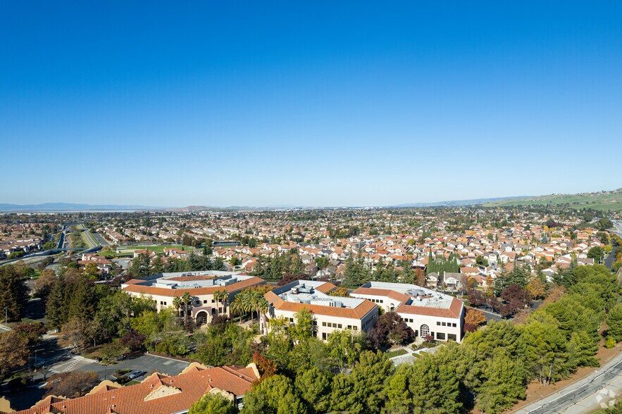 More Photos Of 920 Hillview Ct, Milpitas Office For Lease