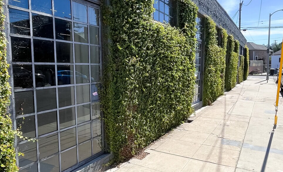 More Photos Of 332-338 S Avenue 17 Ave, Los Angeles Manufacturing For Sale