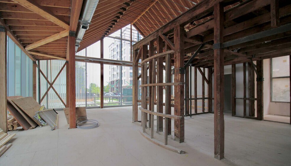 More Photos Of 2460 Bronte Rd, Oakville Office For Sale