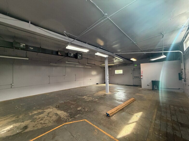 More Photos Of 2720 6th Pl S, Seattle Industrial For Lease