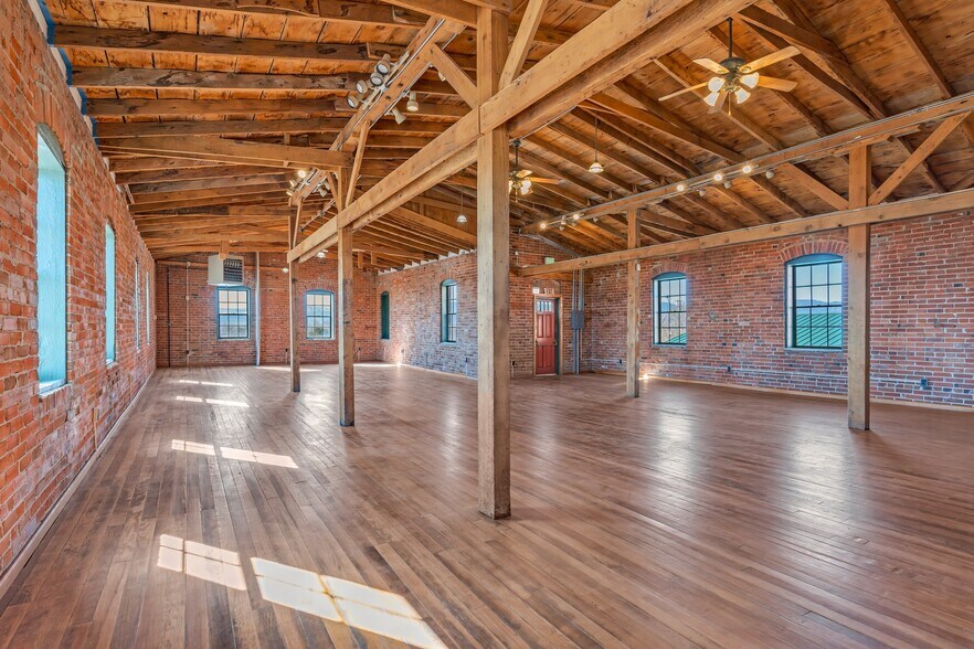 More Photos Of 708 Fremont St, Penrose Freestanding For Sale