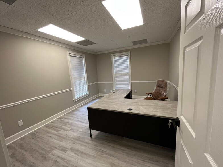 More Photos Of 750 Hammond Dr NE, Atlanta Unknown For Sale
