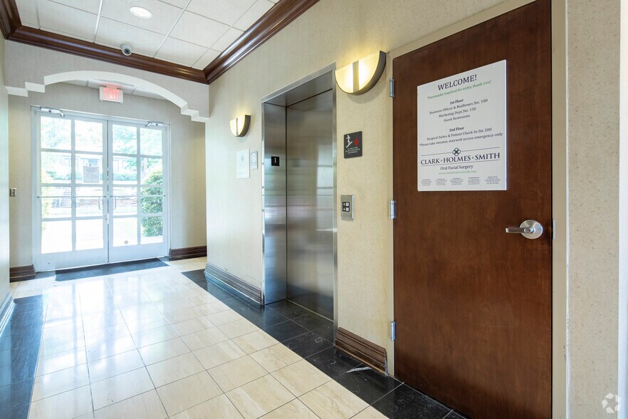 More Photos Of 1500 19th St S, Birmingham Medical For Sale