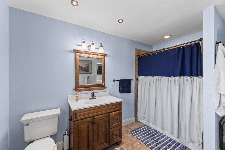 More Photos Of 5800 Curran Dr, Von Ormy Veterinarian Kennel For Sale