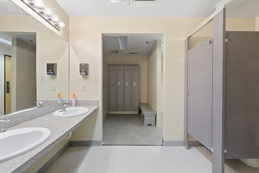 More Photos Of , Jacksonville Office For Sale