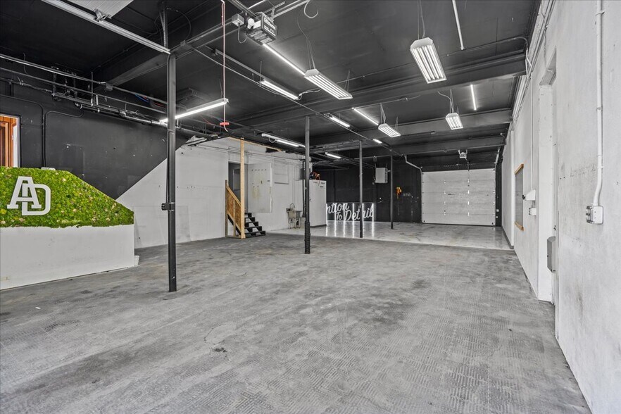 More Photos Of 171-173 Shaker Rd, East Longmeadow General Retail For Sale