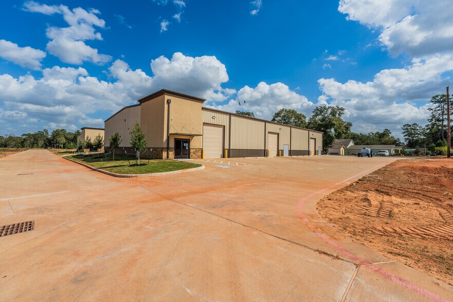 More Photos Of 30130 Dobbin Huffsmith Rd, Magnolia Distribution For Sale