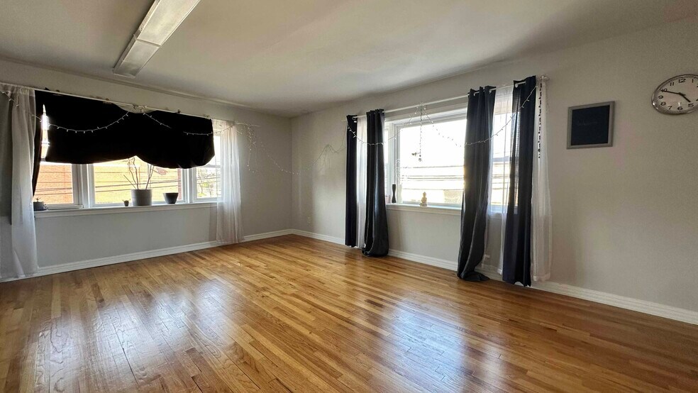More Photos Of 501-509 Hicksville Rd, Massapequa Loft Creative Space For Lease