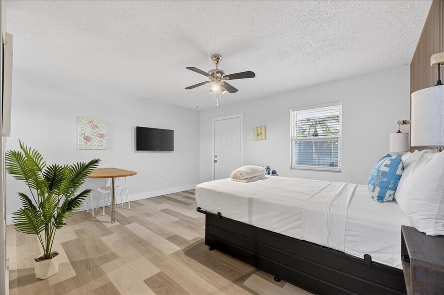 More Photos Of 523 72nd Ave, St Pete Beach Hotel For Sale