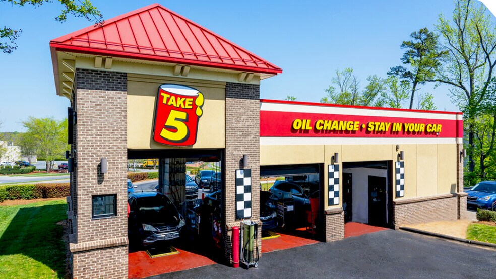 Primary Photo Of 7955 Moffett Rd, Semmes Auto Repair For Sale