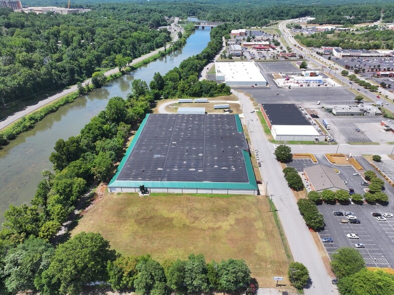 More Photos Of 301 Trade St, Danville Warehouse For Sale