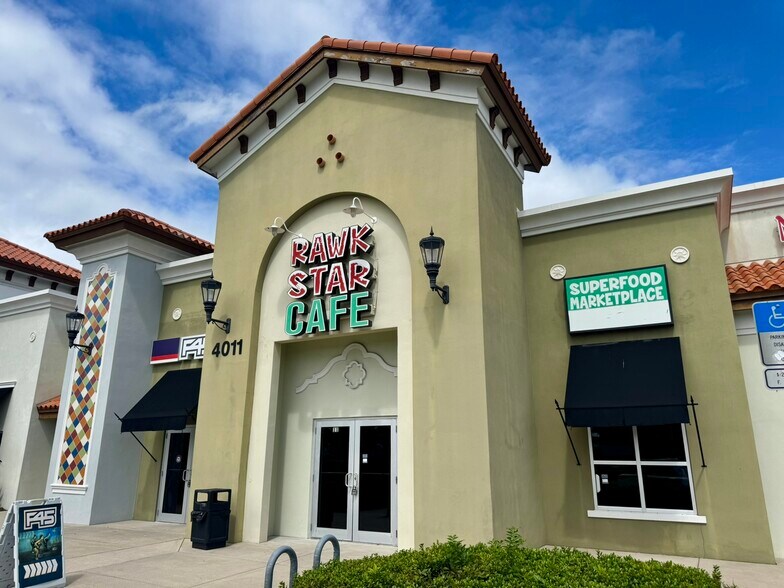 More Photos Of 4011 Tampa Rd, Oldsmar Unknown For Lease