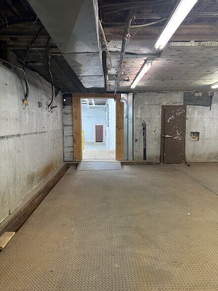 More Photos Of 1054 Industrial Ave, Danville Warehouse For Sale
