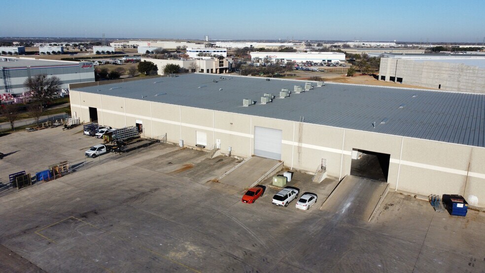 More Photos Of 7500-7524 S Jack Newell Blvd, Fort Worth Warehouse For Lease