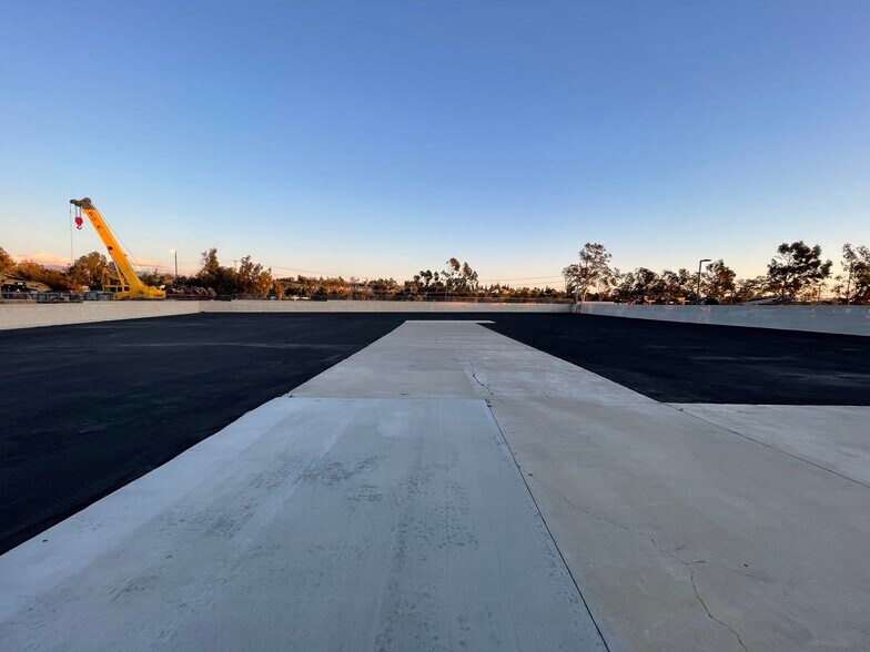 More Photos Of 20712 Civic Center Dr, Lake Forest Warehouse For Lease