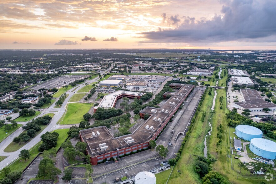 More Photos Of 600 Gemini St, Houston Office For Lease