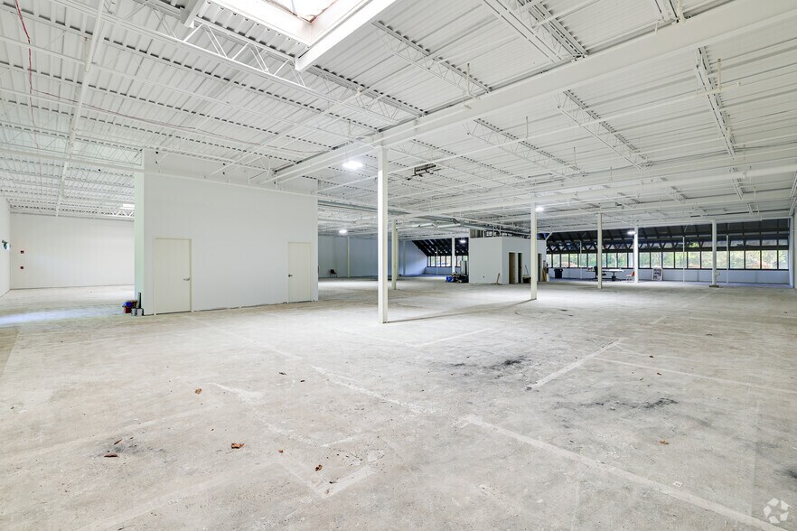 More Photos Of 1 Electronics Dr, Hamilton Light Manufacturing For Lease