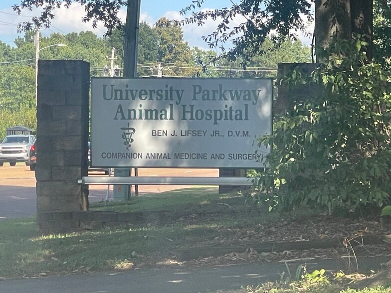 More Photos Of 84 W University Pky, Jackson General Retail For Sale