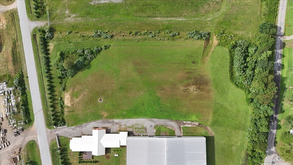 More Photos Of 241 Industrial Park Rd, Mountain City Warehouse For Sale