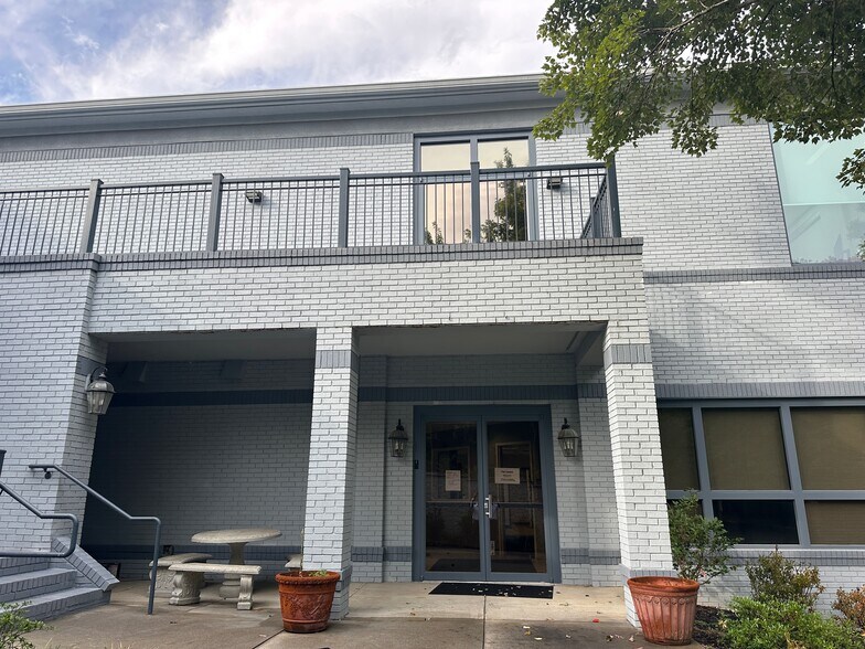 More Photos Of 2145 Duluth Hwy, Duluth Office For Lease