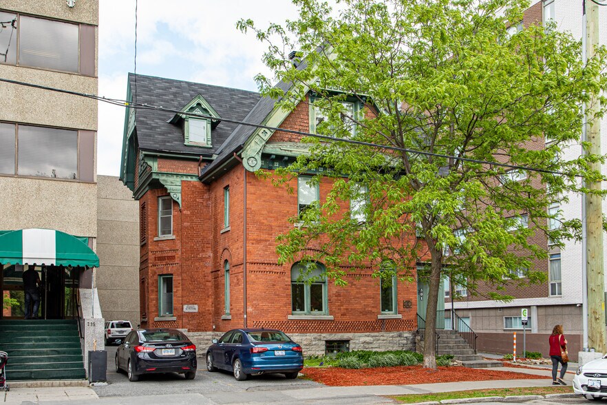 More Photos Of 301 Metcalfe St, Ottawa Office For Sale