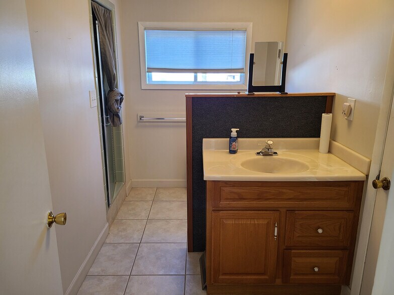 More Photos Of 614 E Broadway St, Mount Pleasant Coworking Space