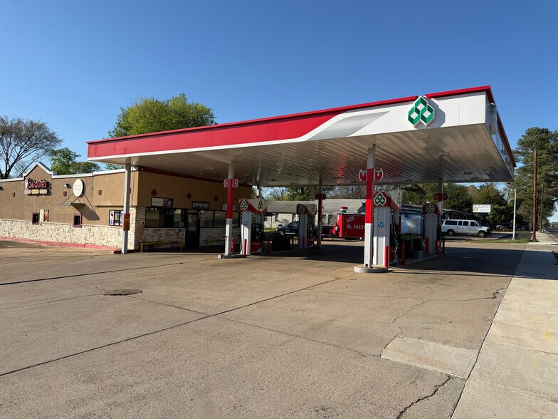 Primary Photo Of 1515 S Mobberly Ave, Longview Service Station For Sale