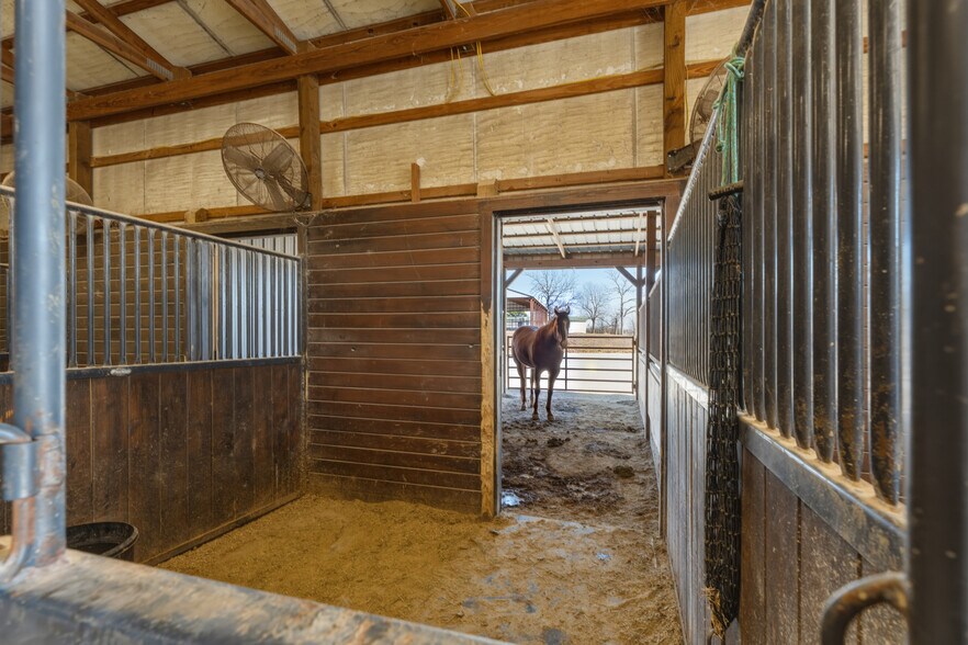 More Photos Of 13354 E 520 Rd, Colcord Sports And Entertainment For Sale