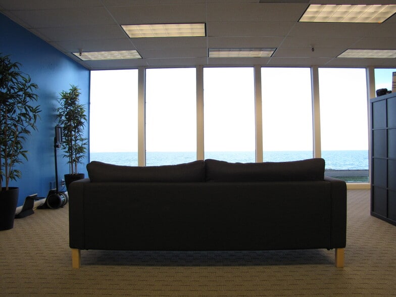 More Photos Of 828 Airport Blvd, Burlingame Research And Development For Lease