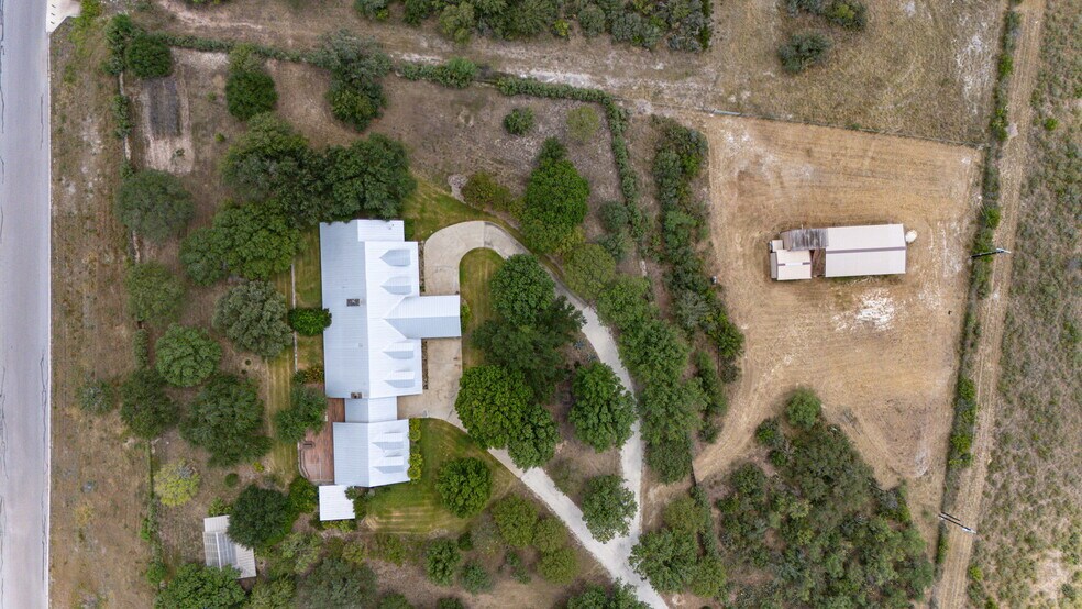 More Photos Of 2234 Highway 90 w, Castroville Flex For Sale