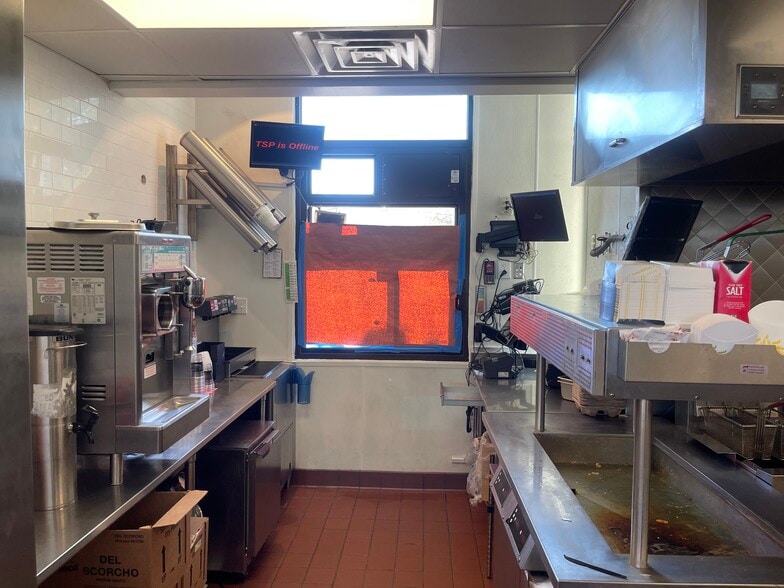 More Photos Of 2933 N Chester Ave, Bakersfield Fast Food For Sale